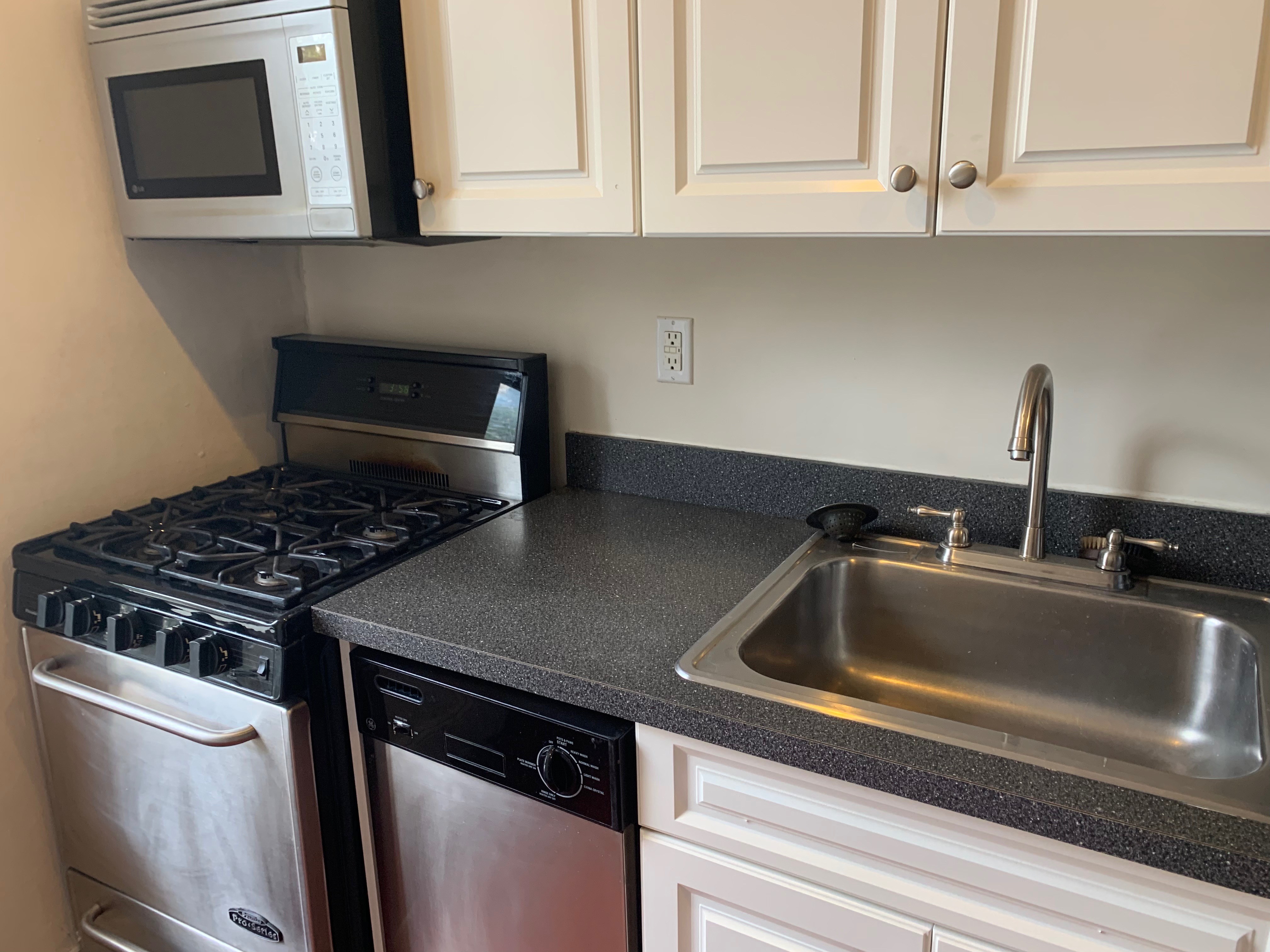 568 Pacific st, Brooklyn, NY, 2 Bedrooms Bedrooms, 4 Rooms Rooms,1 BathroomBathrooms,Apartment,For Rent,Pacific st,3,1224