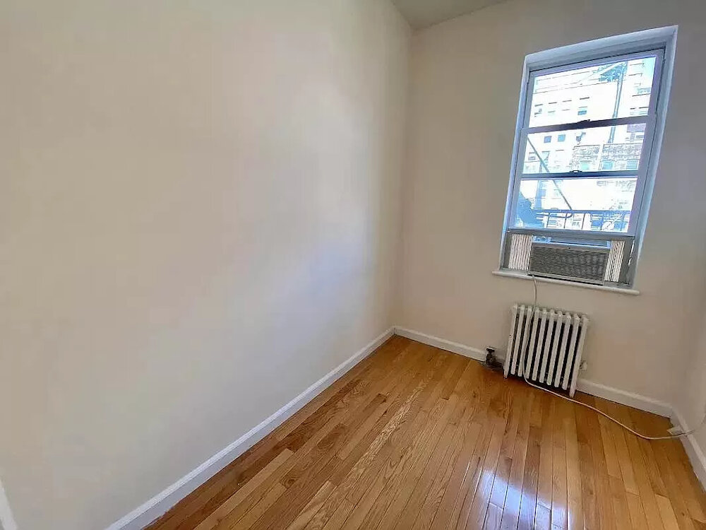 8 Rivington St, Manhattan, NY, 2 Bedrooms Bedrooms, 4 Rooms Rooms,1 BathroomBathrooms,Apartment,For Rent,Rivington St,2,1242