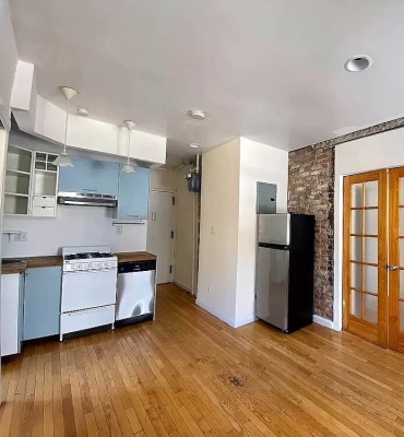8 Rivington St, Manhattan, NY, 2 Bedrooms Bedrooms, 4 Rooms Rooms,1 BathroomBathrooms,Apartment,For Rent,Rivington St,2,1242