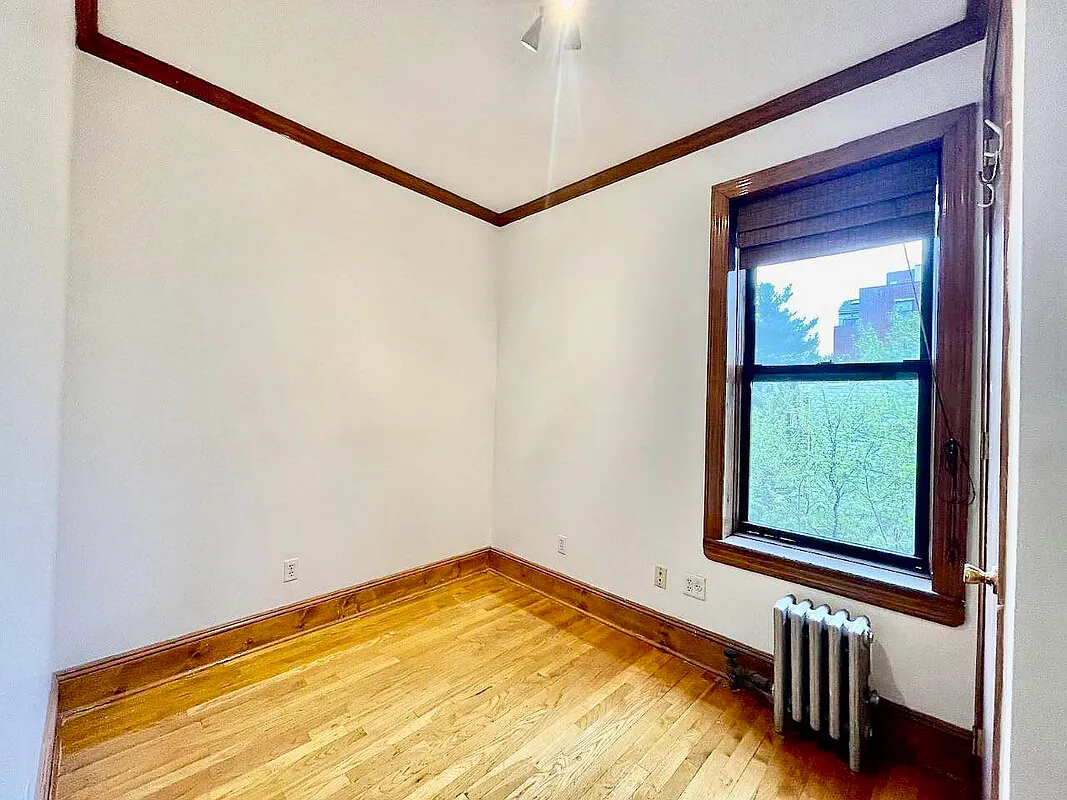 203 17th st, Brooklyn, NY, 3 Bedrooms Bedrooms, 5 Rooms Rooms,1 BathroomBathrooms,Apartment,For Rent,17th st,3,1250