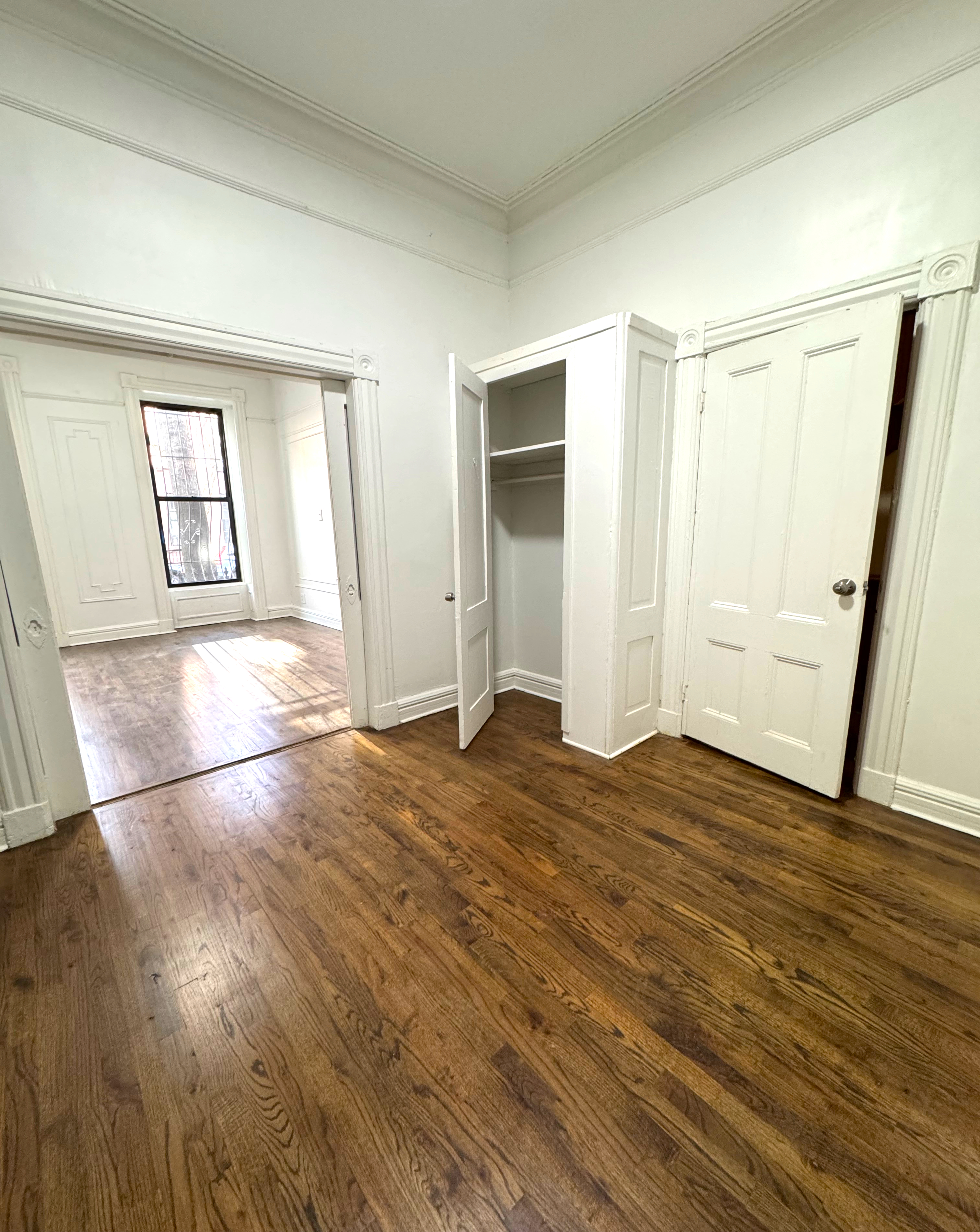 40 St Marks Place, Brooklyn, NY, 3 Bedrooms Bedrooms, 5 Rooms Rooms,2 BathroomsBathrooms,Apartment,For Rent,St Marks Place,1,1261