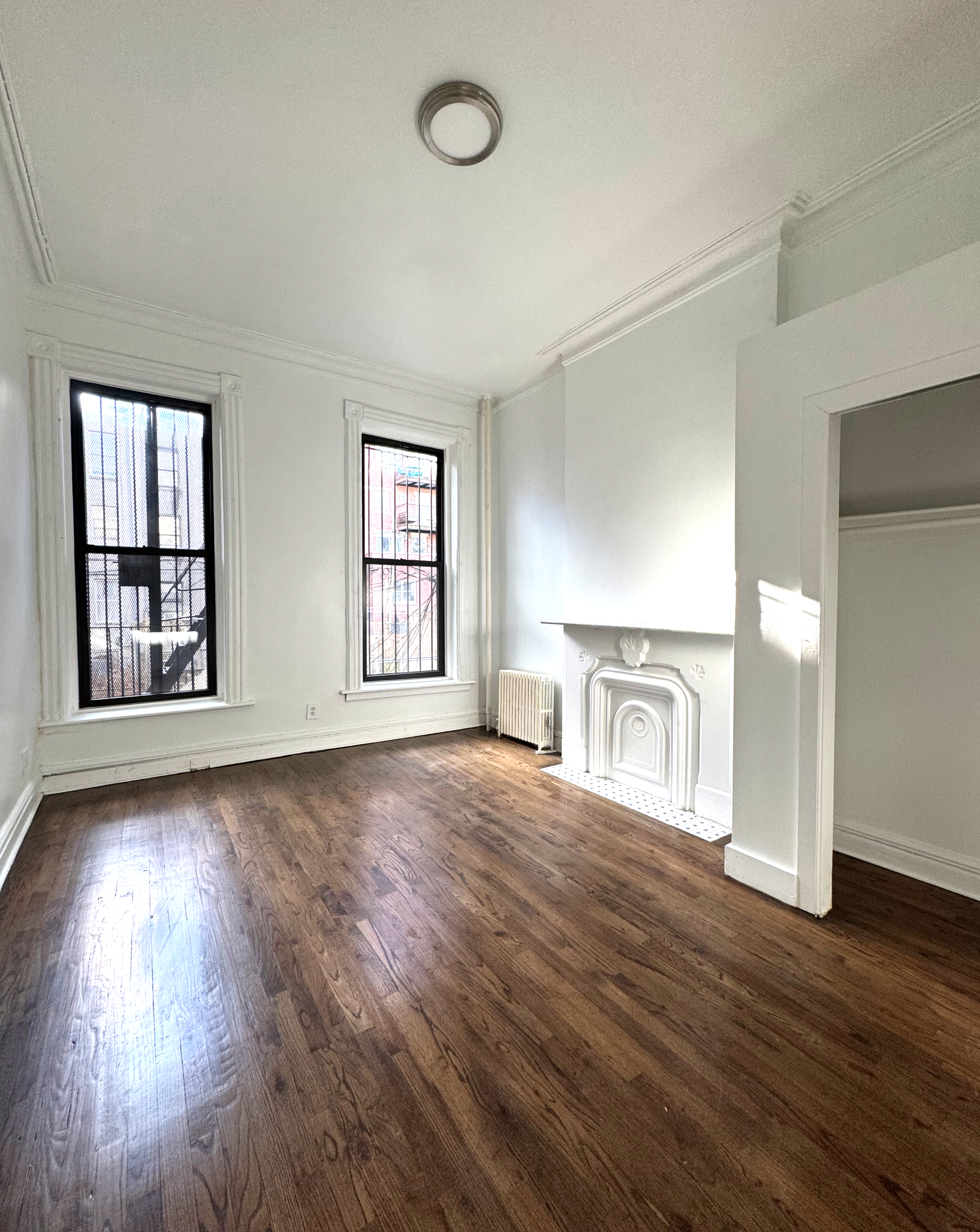 40 St Marks Place, Brooklyn, NY, 3 Bedrooms Bedrooms, 5 Rooms Rooms,2 BathroomsBathrooms,Apartment,For Rent,St Marks Place,1,1261