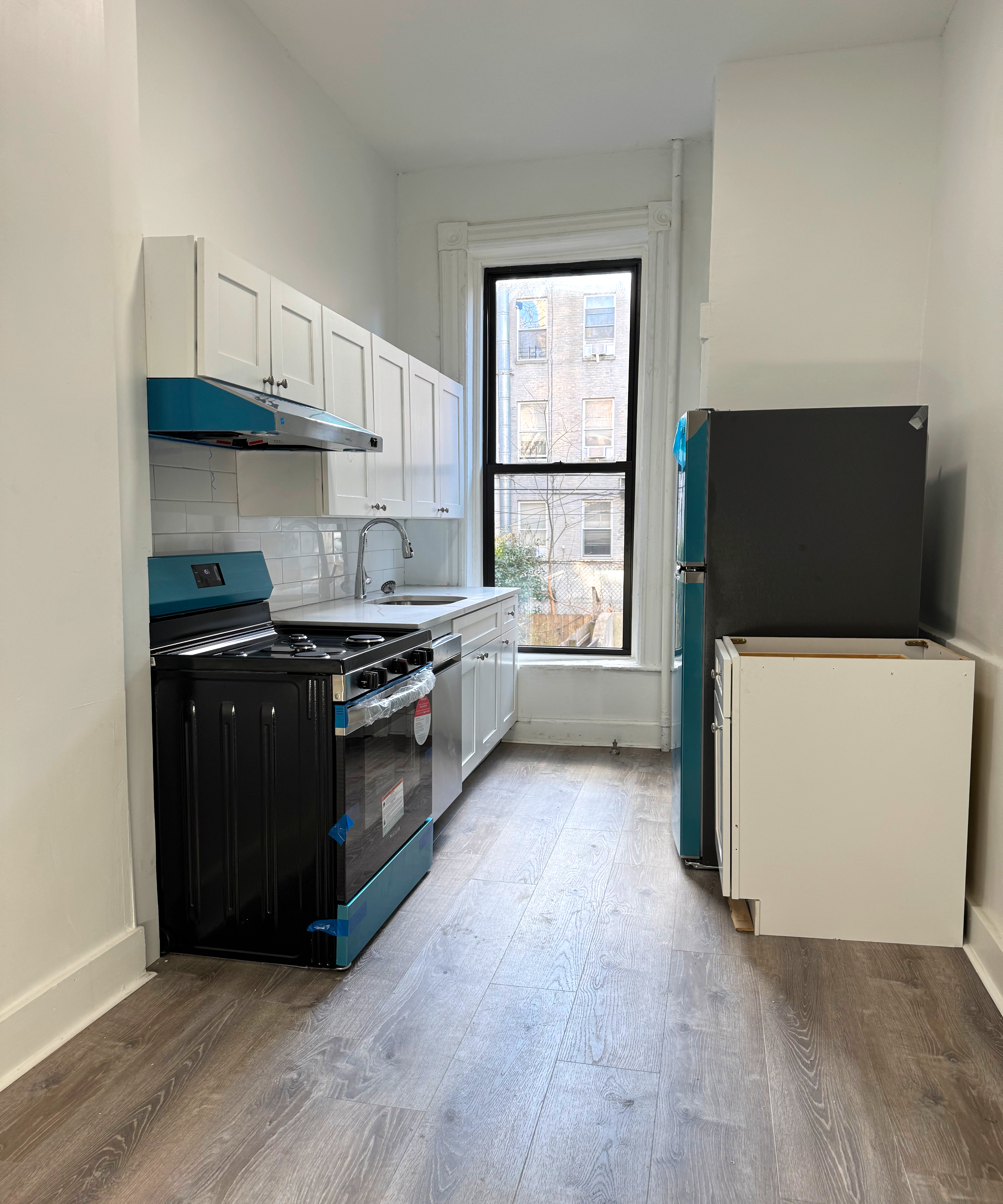 40 St Marks Place, Brooklyn, NY, 3 Bedrooms Bedrooms, 5 Rooms Rooms,2 BathroomsBathrooms,Apartment,For Rent,St Marks Place,1,1261