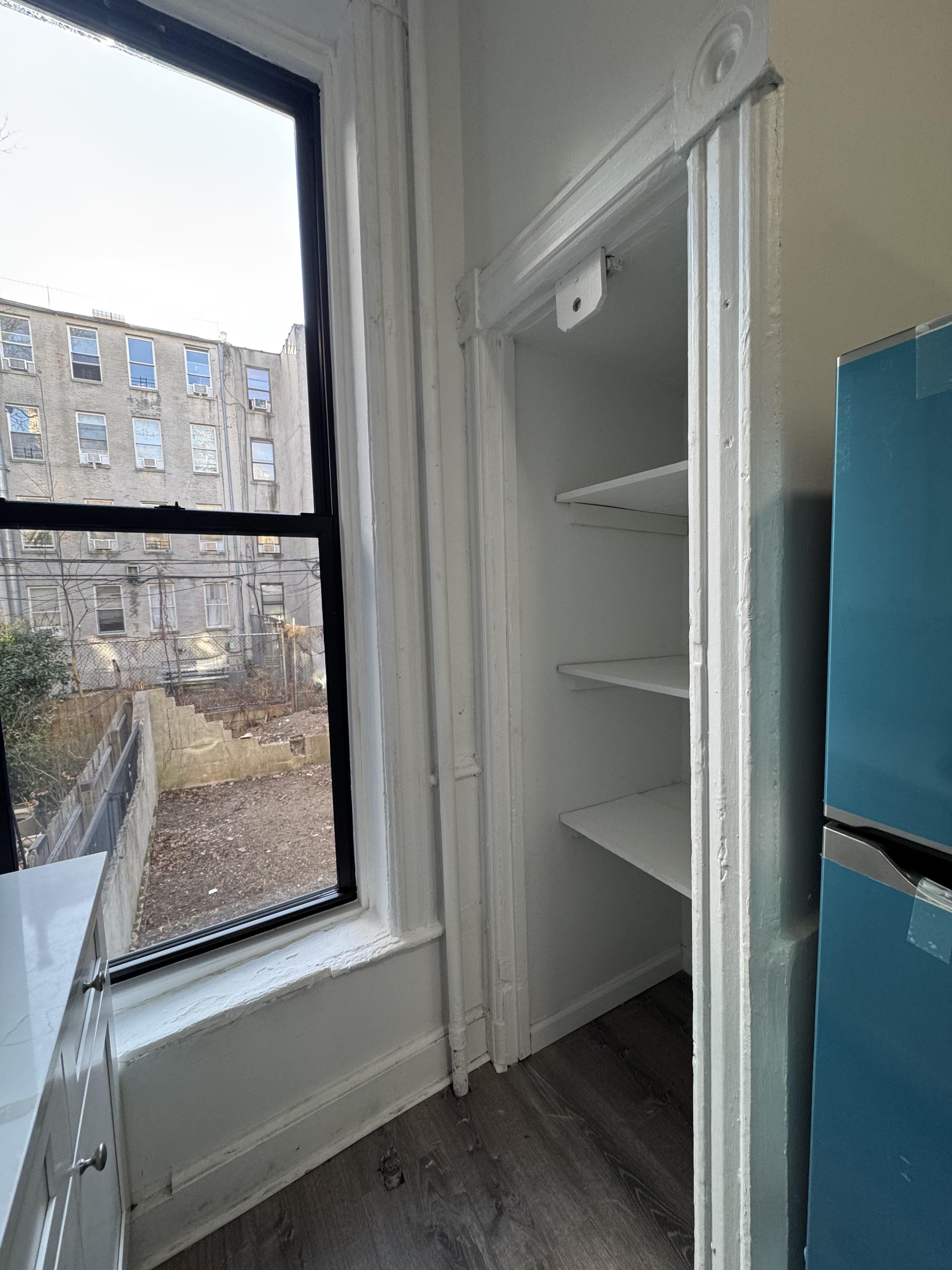 40 St Marks Place, Brooklyn, NY, 3 Bedrooms Bedrooms, 5 Rooms Rooms,2 BathroomsBathrooms,Apartment,For Rent,St Marks Place,1,1261