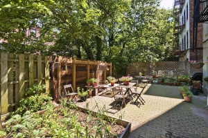 St Johns Plc, Brooklyn, NY, 2 Bedrooms Bedrooms, ,1 BathroomBathrooms,Co-Op,For sale,St Johns Plc,1086